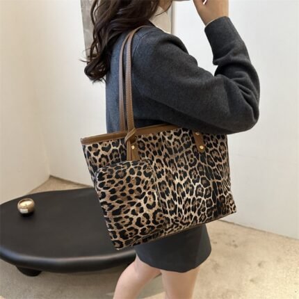 Skin Tote Bag with Purse