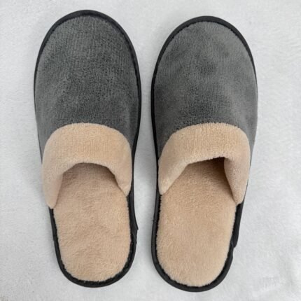 Indoor slippers  A02
